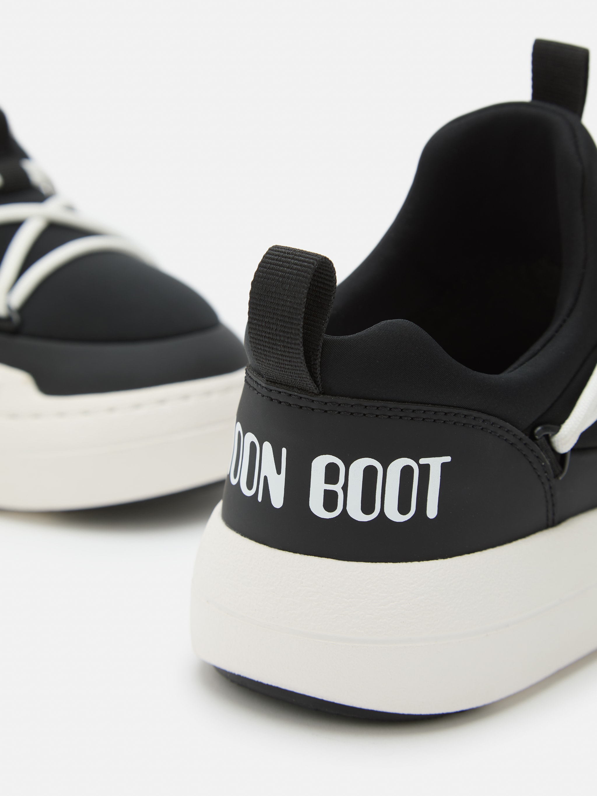 ZAPATILLAS DE TACÓN BAJO NEGRO JUNIOR PARK