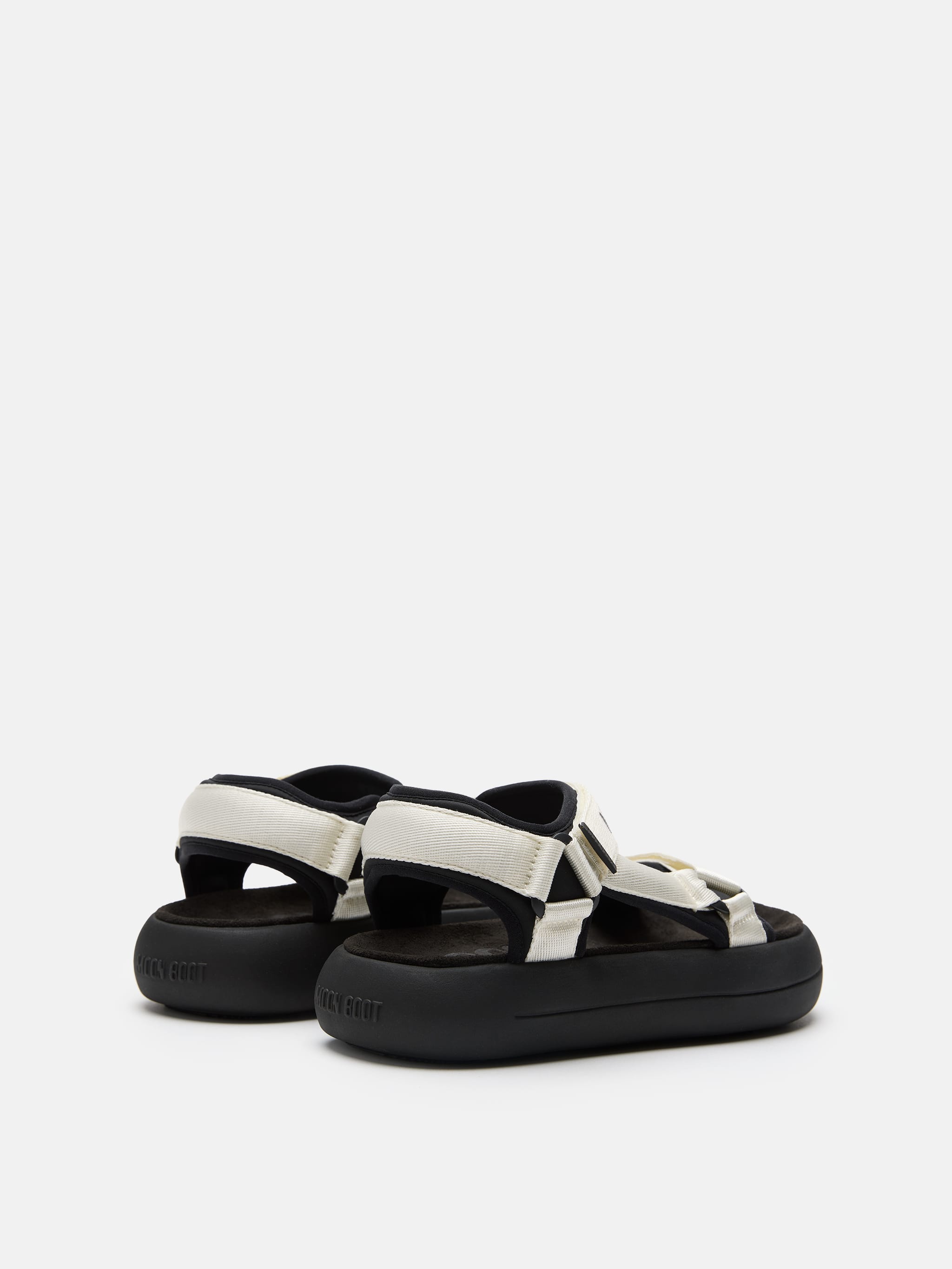 SANDAL SUPER NEGRO Y BLANCO