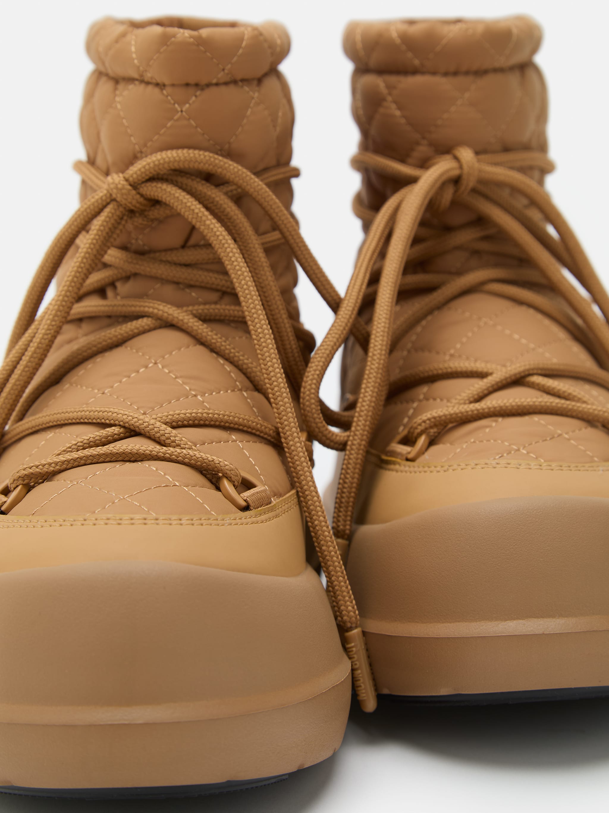 BOTAS MEDIAS MEZZALUNA CAMEL ACOLCHADAS