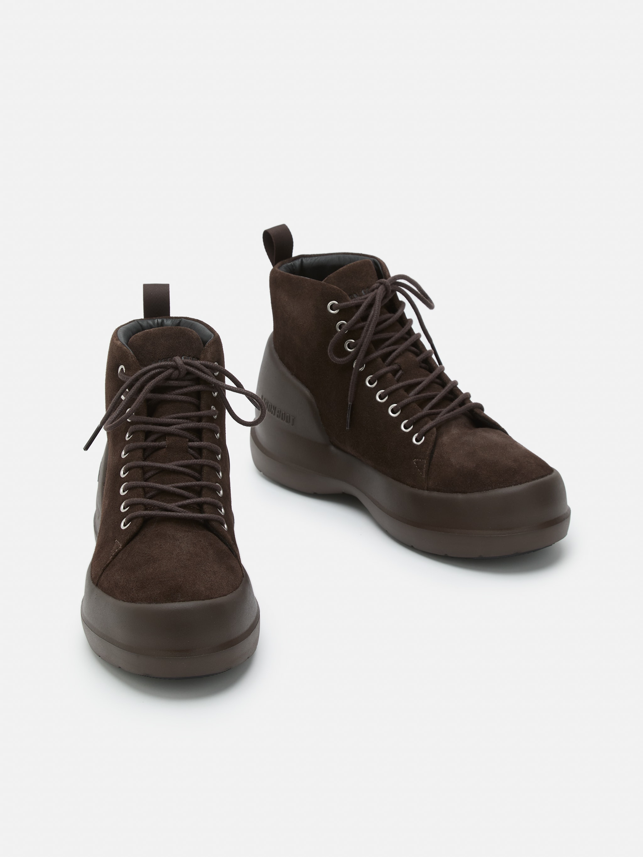 BOTA MEDIAS DE CUERO NUBUCO MARRÓN OSCURO CON CIERRE POR CORDONES