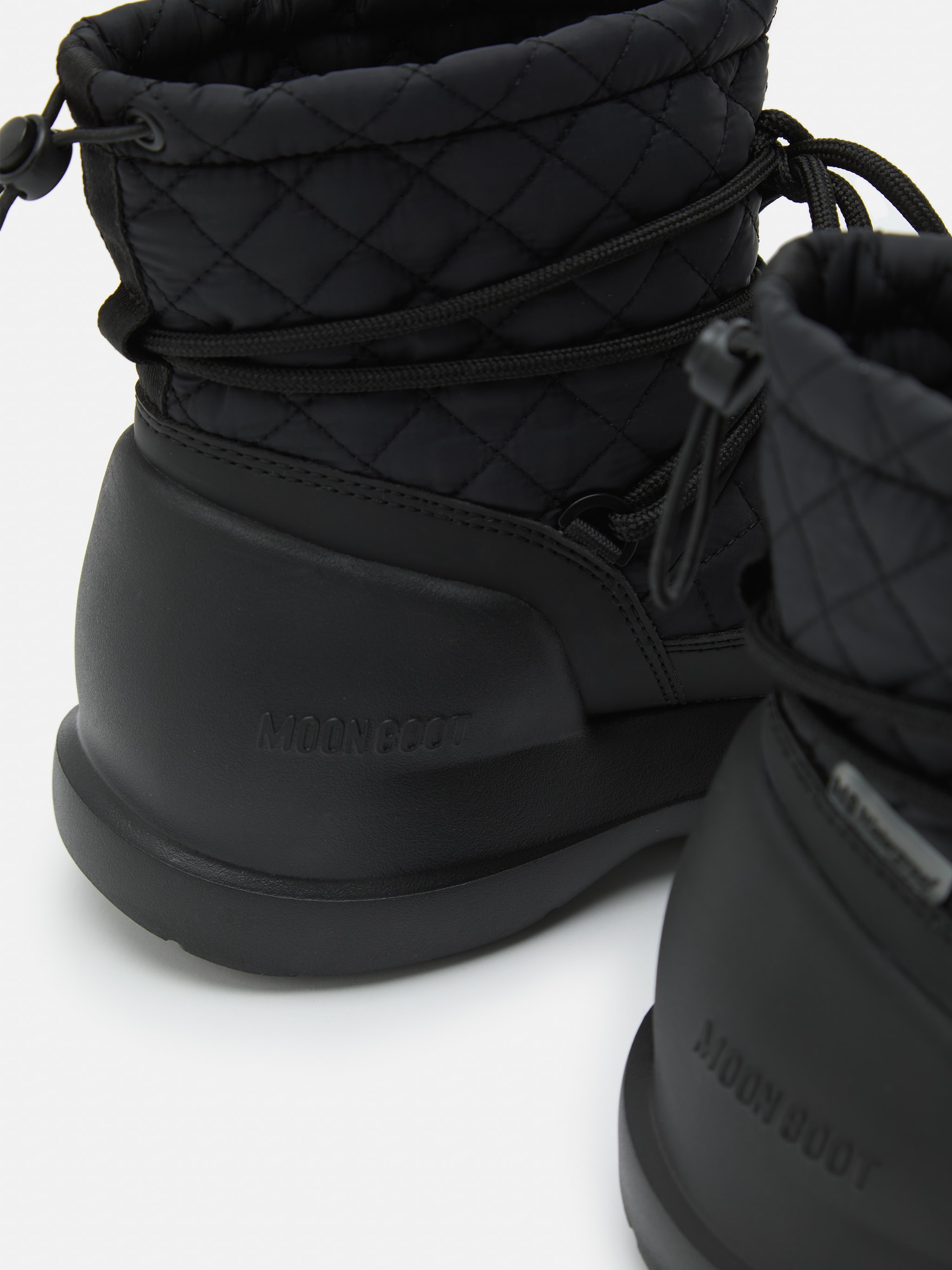 BOTAS MEZZALUNA MEDIO NEGRO CON QUILTING