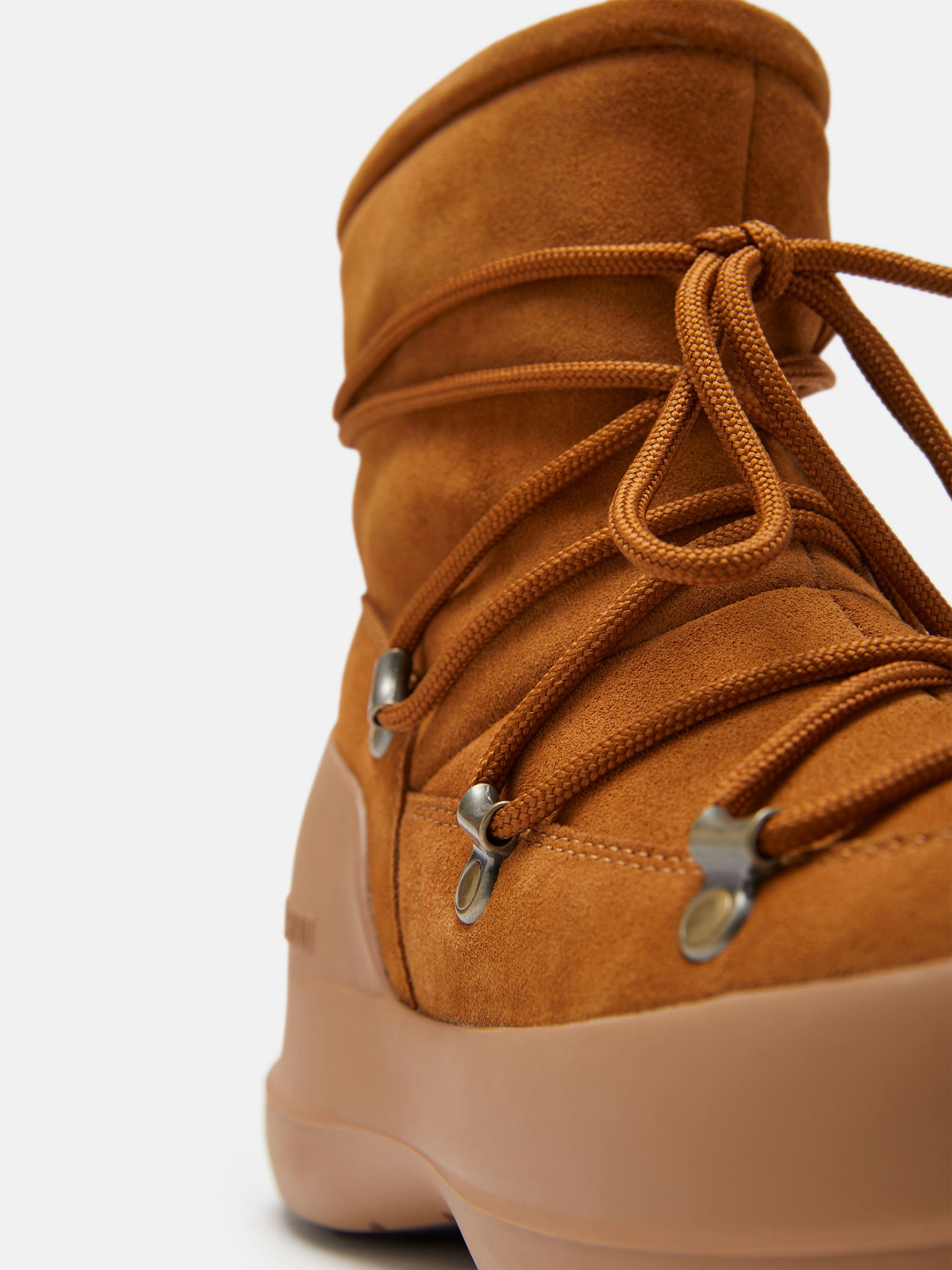 BOTAS DE CUERO VEGETAL LUNA MARRÓN