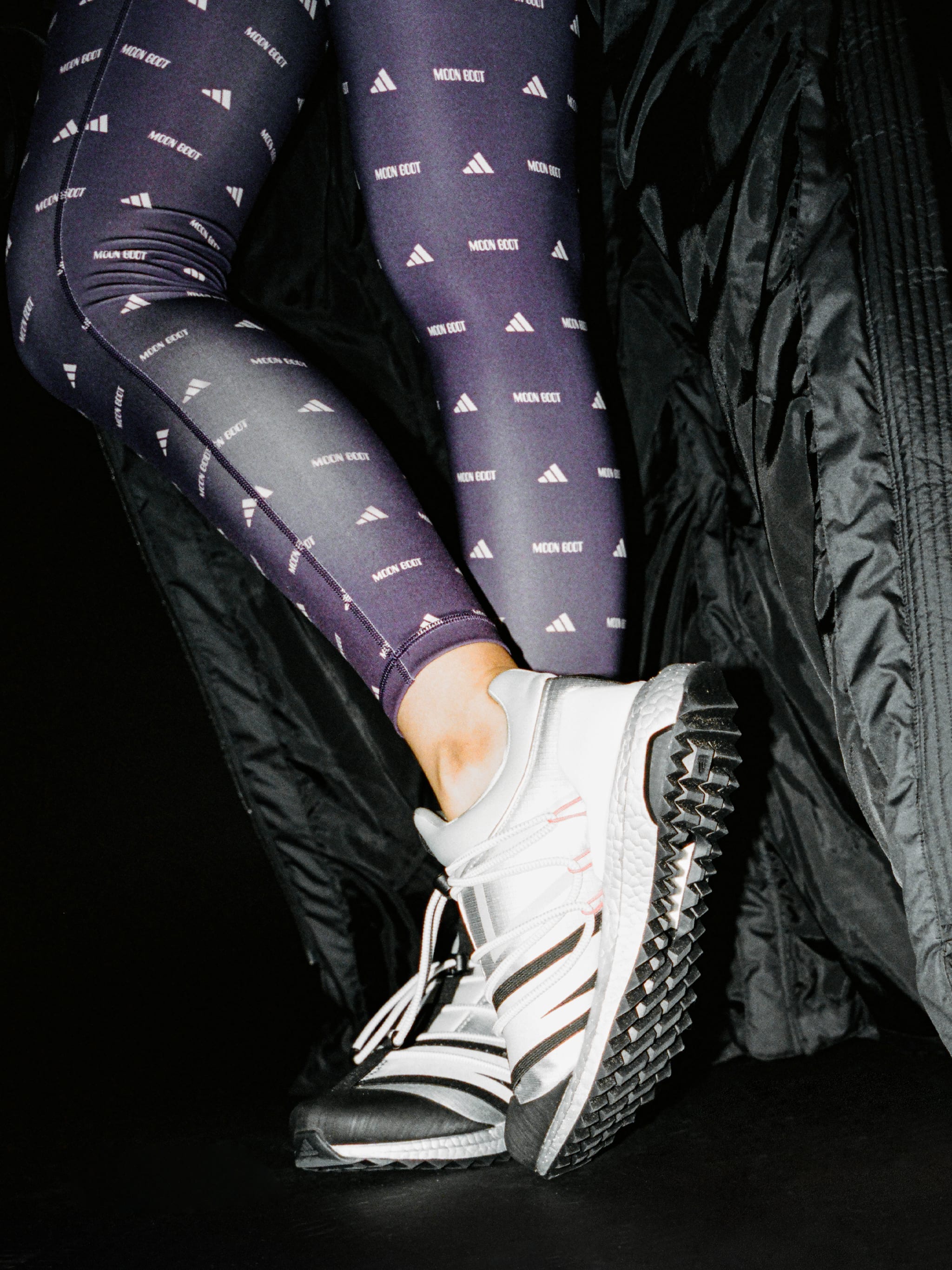 PANTALONES DEPORTIVOS ADIDAS X MOON BOOT PLUM
